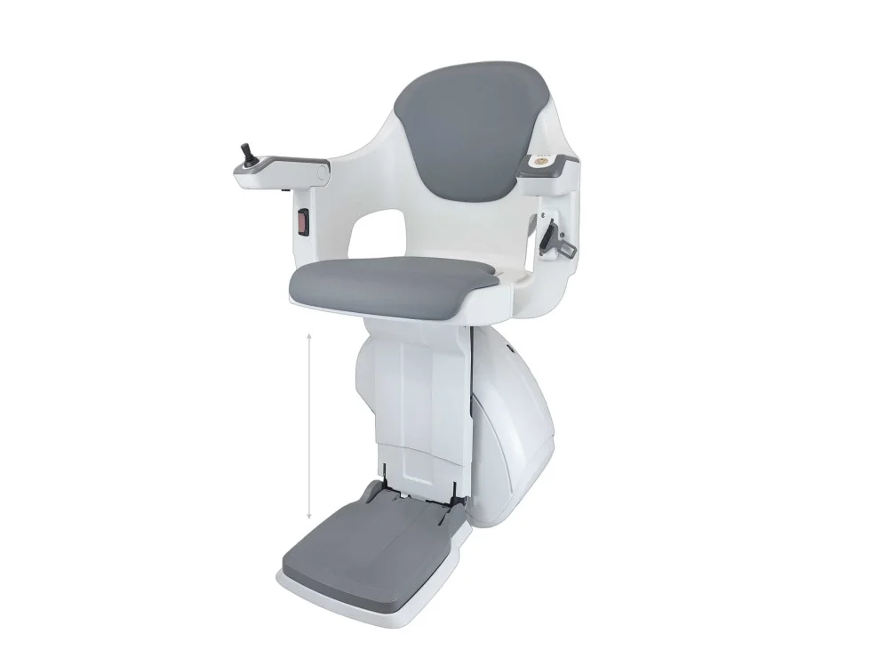 Vista lateral de una silla salvaescaleras recta con el reposapiés plegado